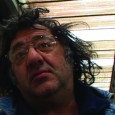 
« Premier long métrage en DV 16/9 de Gérald sur son père &nbsp;&raquo; Paulo Anarkao &laquo;&nbsp;. L’ ayant très peu connu, il décide de le filmer en caméra subjective dans son quotidien durant une petite dizaine de jours… Paulo Anarkao a pas mal bourlingué, il est passé de balochard à vedette de théâtre de rue [...]