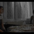 « Mais qu’est-ce qu’elle fait?… Elle se raconte des histoires… »
Réalisation Rosalie Kauffmann / 5 minutes 46 / 2011 – Fiction

