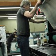 En 2001, l’Argentine fait face à une crise très grave. Des travailleurs prennent l’initiative de récupérer illégalement leurs usines et de relancer leur production. Plus de dix ans après, ces usines continuent d’exister. Certaines ont retrouvé le chemin de la légalité. Des travailleurs ont pu être payés et les choses sont sur le point d’être [...]
