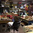 Un an dans la Freie SchuleTempelhof à Berlin, construite sur le terrain d’anciens studios cinématographiques reconvertis dans les années 1970 en village durable. Ici les enfants sont libres de leurs activités, pas de plages horaires aménagées, pas de classes imposées, dès leur plus jeune âge, les enfants de la Freie Schule décident eux-mêmes de ce [...]