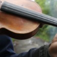 Lors des expulsions de la la ZAD, un violoniste défie les Gendarmes Mobiles.
Film tourné dans le cadre des Rencontres d’Ailleurs.
Thibault Jacquin – Rencontres d’Ailleurs – 7min – 2018 – Licence libre Creative Commons NC

