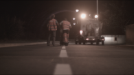 Vision d’un travail âpre et régulier, Michael et Nicolas peignent le marquage au sol des routes, la nuit.
Sarah Munro – 8min – 2015
Voir le film :
https://vimeo.com/205319572

