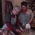 (de l’occitan « Racines »)
Dans cette famille, Michel et Pépé n’ont pas eu le choix du métier exercé toute leur vie…
Dans cette famille Marie et ses sœurs transmettent un savoir-faire traditionnel d’un monde rural qui disparaît…
Dans cette famille, Michel et Marie m’ont laissé le choix d’exercer le métier que je voulais, à savoir tenir une [...]