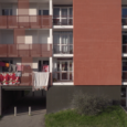 
Quand je pense au quartier de Maurepas, la première image qui me vient en tête, ce sont ses tours gigantesques. 15 étages, 90 logements, 500 habitant.e.s : un village. Je me suis toujours demandée comment les gens s’y sentaient et ce qu’ils y partageaient. Alors, j’ai eu envie de sonner aux interphones, de promener mon micro dans les [...]